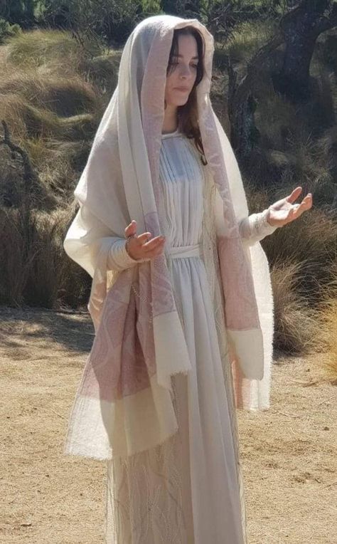 Christian Outfits Modesty, Catholic Fashion, Biblical Clothing, Catholic Clothing, Christian Veils, Modest Christian Clothing, Christian Modesty, Christian Head Covering, Catholic Veil