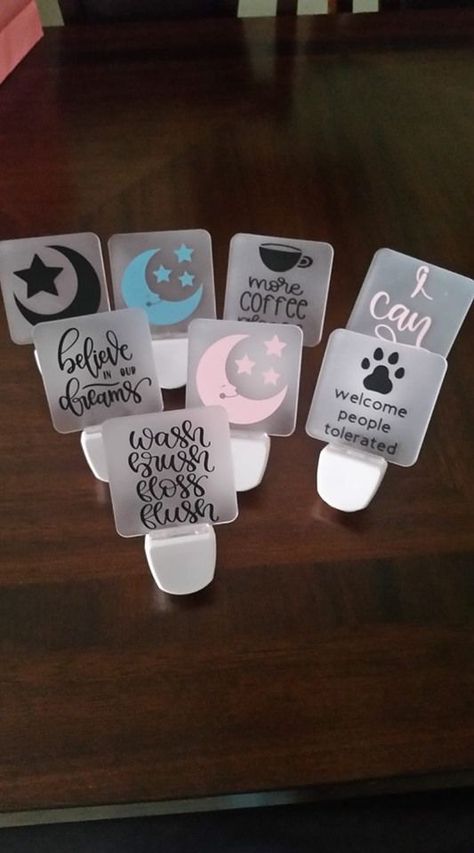 Night Light Vinyl Ideas, Small Cricut Projects To Sell, Dollar Tree Night Light Vinyl, Cricket Projects To Sell, Cute Cricut Projects To Sell, Circuit Crafts To Sell, Dollar Tree Cricut Projects To Sell, Quick Cricut Projects, Dollar Tree Night Light Ideas