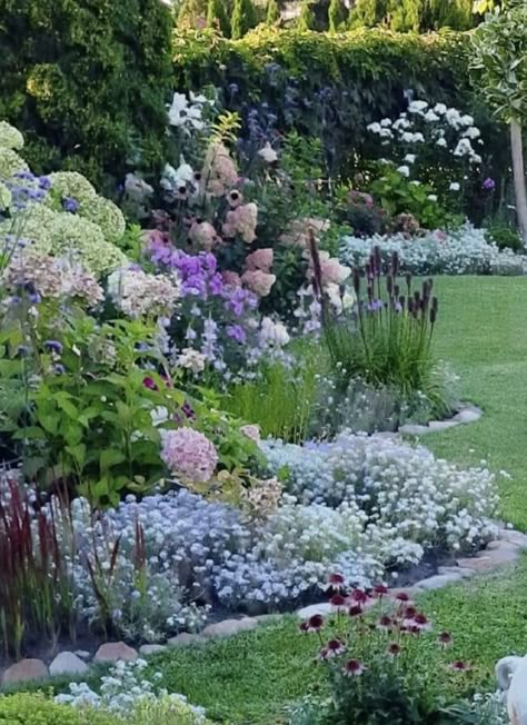 Front Garden Landscaping Ideas, Small English Garden, Ideas Around Trees, Front Garden Landscaping, Purple Perennials, Cottage Garden Borders, Garden Landscaping Ideas, Cottage Garden Design, Cottage Garden Plants