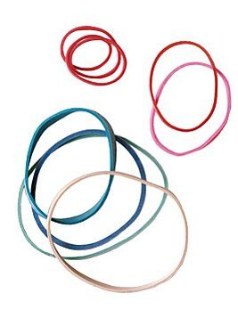 Rubber bands used to secure glasses in dishwasher Making Life Easier, Easter Egg Decorating, New Uses, Household Tips, Clever Ideas, Real Simple, Rubber Band, Cleaning Organizing, Everyday Items