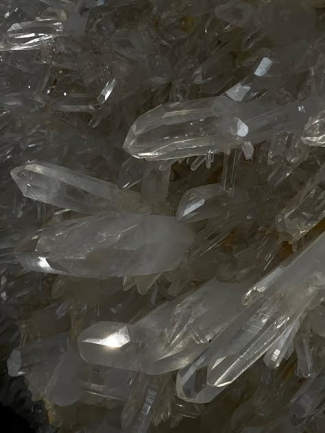 Close up of clear quartz. Crystal. Crystal aesthetic. Crystal background. Spirituality. Clear Crystal Aesthetic, Clear Quartz Crystal Aesthetic, Crystals Asthetic Picture, Crystals And Gemstones Aesthetic, Black Crystals Aesthetic, Clear Quartz Aesthetic, Crystal Cave Aesthetic, Quartz Crystal Aesthetic, Crystal Core Aesthetic