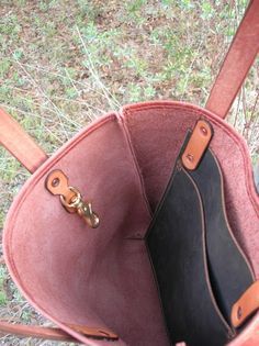 Handmade Leather Tote Bag, Handmade Leather Tote, Leather Handbags Handmade, Leather Bag Pattern, American Bison, Diy Leather Bag, Cheap Purses, Popular Handbags, Diy Handbag