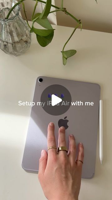 Flourish Planner on Instagram: "2024 iPad Air Setup💜   #ipad #ipadair #ipadpro #ipadsetup #ipadunboxing" Ipad And Monitor Setup, Ipad Title Ideas, Purple Ipad Air Aesthetic, Ipad Air Tips, Ipad Air Background, Ipad Organization Ideas, Ipad Homescreen Ideas Aesthetic College, Aesthetic Wallpaper For Ipad Air, Ipad Setup Ideas