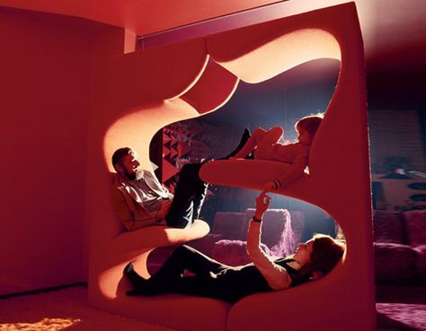 Verner Panton Living Tower: Art as Life Verner Panton Interior, Living Tower, Trippy Designs, Tower Design, Verner Panton, Retro Interior, Funky Furniture, Metal Chairs, Swinging Chair