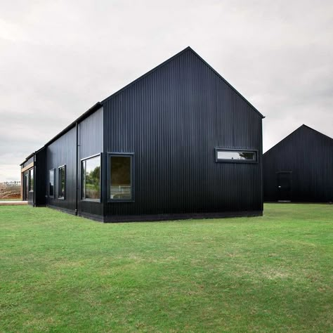 Modern Barn Form – Innovative Black Barn by Red Architecture Metal Building Colors, Black Buildings, Metal Building Houses, Red Architecture, Summer House Design, Metal Shop Building, Steel Building Homes, Metal Barn Homes, Shed Home