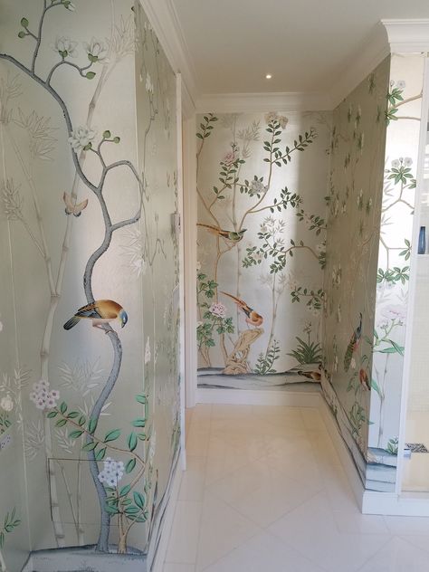 de Gournay Chinoiserie Wallpapers — Scenic Wallpaper Chinoiserie Wallpaper Dining Room, Chinoiserie Wallpaper Bedroom, Gold Wallpaper Bedroom, Onyx Wall, History Of Interior Design, Interior Design New York, De Gournay Wallpaper, Furniture Wallpaper, Brooklyn Townhouse