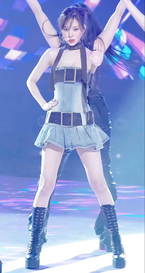 Aespa Spicy Outfit Stage, Winter Spicy Outfit, Winter Aespa Stage Outfit, Aespa Spicy Outfit, Winter Body Aespa, Aespa Outfits Stage, Best Kpop Stage Outfits, Kpop Aesthetic Outfits, Kpop Idol Stage Outfits