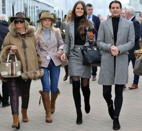 Cheltnam Races Fashion Winter, Fall Horse Race Track Outfit, Horse Races Outfit Winter, Fall Horse Racing Outfits Women, Ladies Country Fashion, Race Day Outfits Winter, Cheltnam Races Outfit, Outfits For Horse Races For Women, Cheltenham Races Outfits Winter