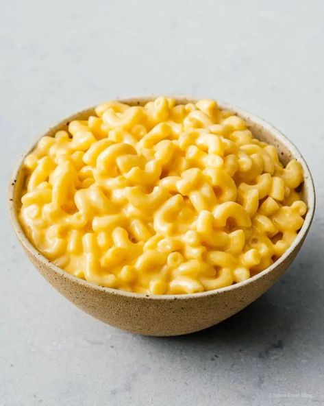 The Creamiest Smoothest Velveeta Mac and Cheese · i am a food blog Mac And Cheese Easy Recipe, Mac N Cheese Velveeta, Mac And Cheese Easy, Homemade Velveeta, Velveeta Mac And Cheese, Velveeta Recipes, Taco Mac And Cheese, Southern Mac And Cheese, Little Sunny Kitchen