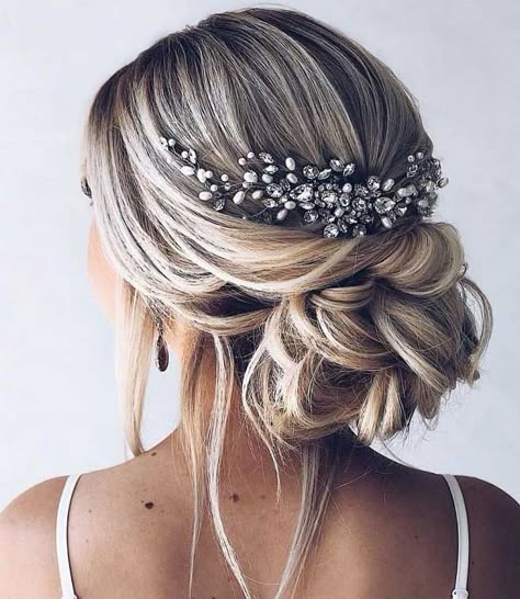 Bride Updo, Bridal Hair Updo, Elegant Wedding Hair, Wedding Hair Ideas, Wedding Hair Inspiration, Bridal Updo, Elegant Bride, Wedding Hair Makeup, Wedding Hairstyles Updo