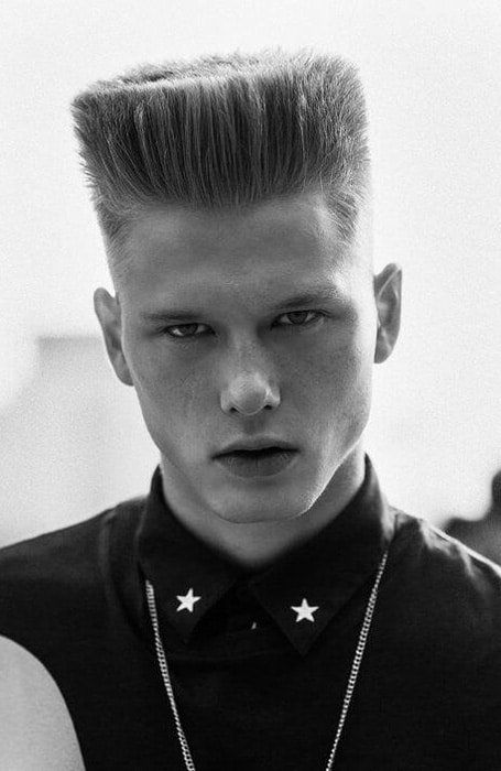 15 Cool Flat Top Haircuts That Ooze Attitude - The Trend Spotter High Top Haircut, New Hairstyles For Men, Top Haircuts For Men, Hear Style, Flat Top Haircut, Square Form, Male Hair, Men's Hairstyle, Cool Hairstyles For Men