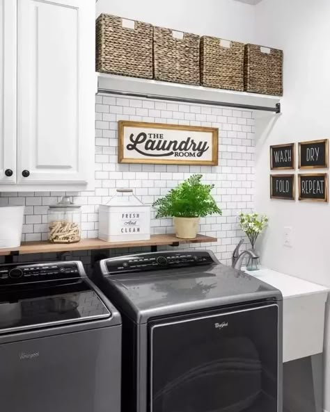 Laundry Room Closet Ideas, Laundry Wallpaper, Room Closet Ideas, Wallpaper Laundry Room, Wallpaper Laundry, Laundry Room Decor Ideas, Laundry Room Organization Ideas, Laundy Room, Laundry Room Design Ideas