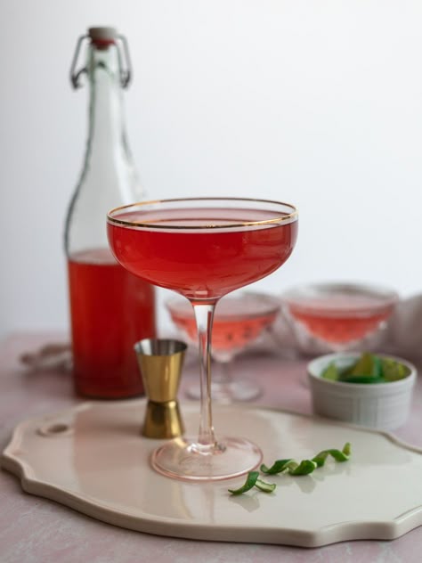 Large Batch Cosmopolitan Recipe (Party Cocktail) ⋆ DelMarValicious Dishes Large Batch Cosmopolitan, Batch Cosmopolitan Recipe, Cosmopolitan Drink Recipe Pitcher, Large Batch Christmas Cocktails, Almond Joy Martini Recipe, Classic Cosmopolitan Recipe, Cosmopolitan Drink Recipe, Cranberry Lemonade, Cosmopolitan Cocktail Recipes