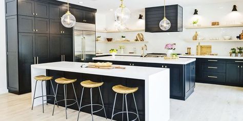 The Property Brothers Designed a Kitchen with Two Islands aka "Sisters Islands" Property Brothers Kitchen, Property Brothers Designs, Kitchens With Two Islands, Unique Kitchen Design, Quirky Kitchen, Property Brothers, Casa Container, Island With Seating, Bohemian Living