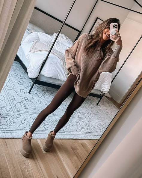 Brown Leggings Outfit, Ugg Outfits, Mom Fits, Brown Leggings, Winter Fashion Outfits Casual, Legging Outfits, Athleisure Outfits, Winter Outfit Ideas, Sweaters And Leggings