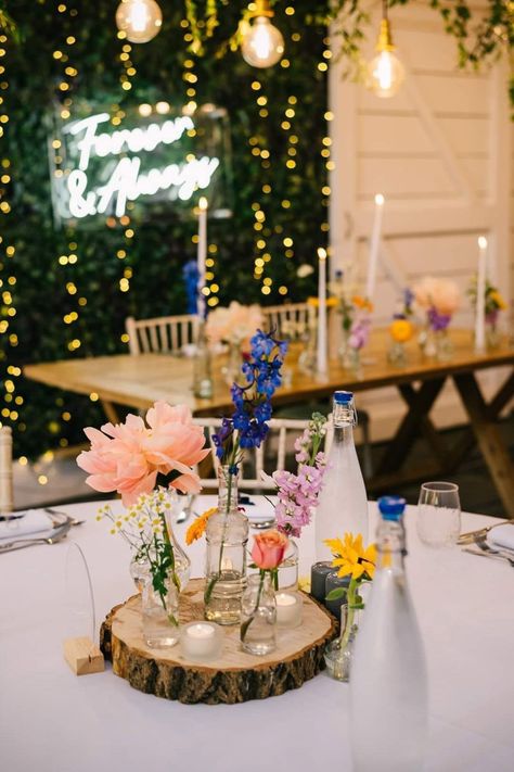 Delicate buds vases filled with summer wildflowers for summer wedding table centrepiece ideas | Laura Duggleby Photography | Fleurs Table Centrepiece Ideas, Bouquet Shapes, June Wedding Flowers, Summer Wedding Table, Wedding Table Centrepiece, Summer Wedding Diy, Wildflower Centerpieces, Wildflower Wedding Theme, Centrepiece Ideas