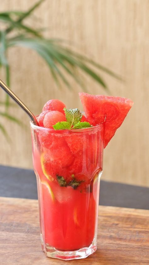 Watermelon Mojito Recipe, Juice Watermelon, Watermelon Mojito, Mojito Recipe, Watermelon Lemonade, Watermelon Recipes, Watermelon Juice, New Menu, Mojito