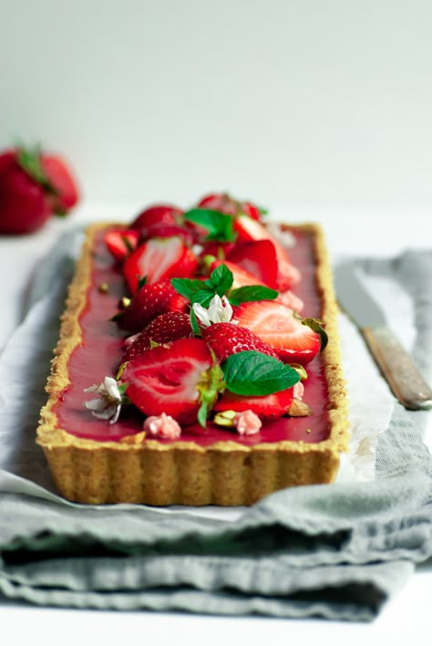 Vegan Strawberry Hibiscus Tart in a Pistachio Shortbread Crust Strawberry Hibiscus, Pistachio Shortbread, Strawberry Tart, Vegan Cheesecake, Shortbread Crust, Berry Fruit, Strawberry Desserts, Pies And Tarts, Vegan Dessert Recipes