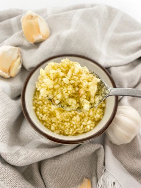 Garlic In Olive Oil Preserving, Minced Garlic Diy, Garlic Preserved In Olive Oil, Minced Garlic Canning, Preserve Garlic In Olive Oil, Canned Minced Garlic, Minced Garlic In Olive Oil, Canning Garlic Minced, Homemade Minced Garlic