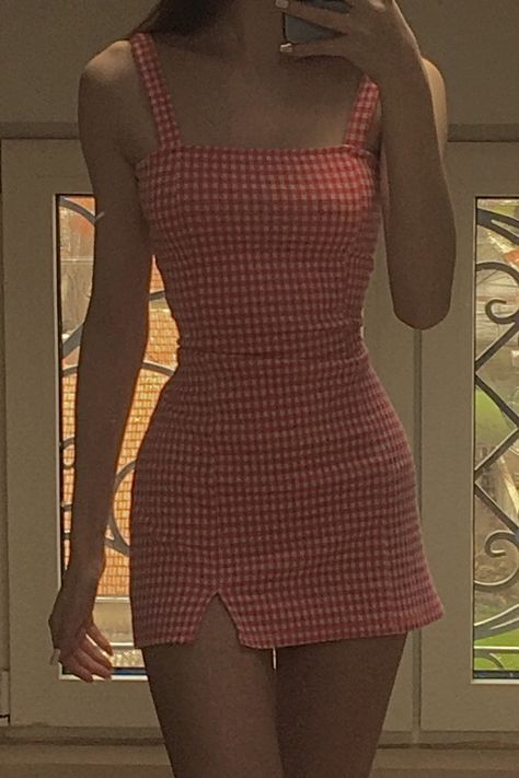 Bodycon Aesthetic Outfit, Form Fitting Dress Aesthetic, Bodycon Dress Outfit Aesthetic, Checkered Dress Aesthetic, Checkered Dress Outfit Summer, Red Clothes Aesthetic, Bodycon Aesthetic, Short Tight Dress Outfit, Bodycon Dress Aesthetic