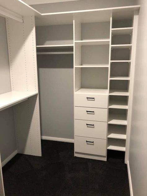 Small Closet Organization Bedroom, Closet Hacks, Wardrobe Organisation, Closet Layout, Small Closet, Small Closet Organization, Closet Remodel, Boys Bedrooms, Dream Room Inspiration