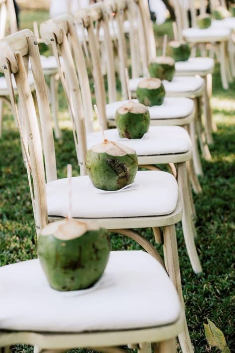 Tropical Beach Ceremony, Hawaiian Wedding Theme Decoration, Tropical Modern Wedding Decor, Island Wedding Dress Beach, Elegant Hawaiian Wedding, Simple Hawaii Wedding, Aruba Wedding, Tropical Wedding Theme, Private Resort