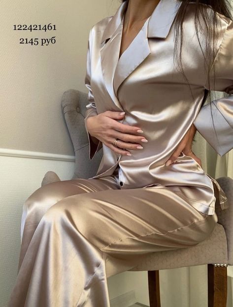 Sleep Wear Aesthetic, Elegant Pyjamas, Classy Loungewear, Women Nightwear Dresses, Pijama Satin, Night Wear Dress, Pajamas Aesthetic, Satin Nightwear, Pajama Fashion