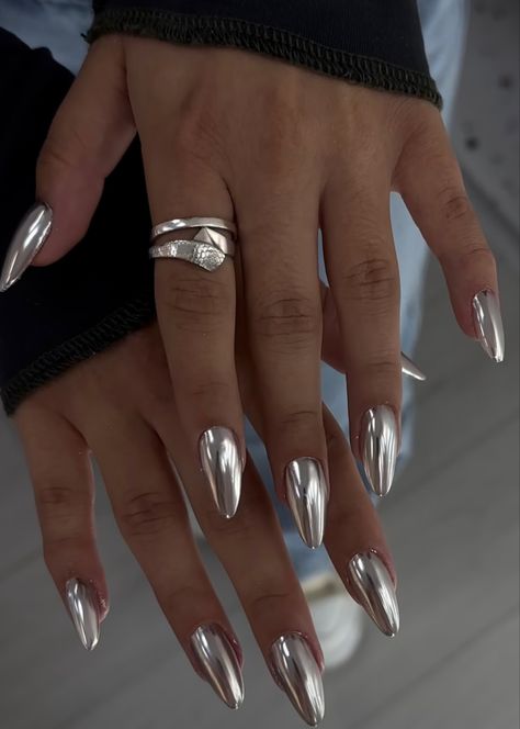 Wife Nails, Unghie Sfumate, September Nails, Modern Nails, Pearl Nails, Metallic Nails, Cat Eye Nails, Mob Wife, Silver Nails