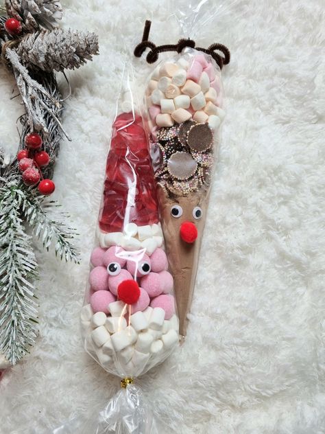 Christmas Sweet Cones, Christmas Fayre Ideas, Reindeer Hot Chocolate, Christmas Market Stall, Lips White, Market Day Ideas, Christmas Fair Ideas, Chocolate Cone, Jelly Sweets