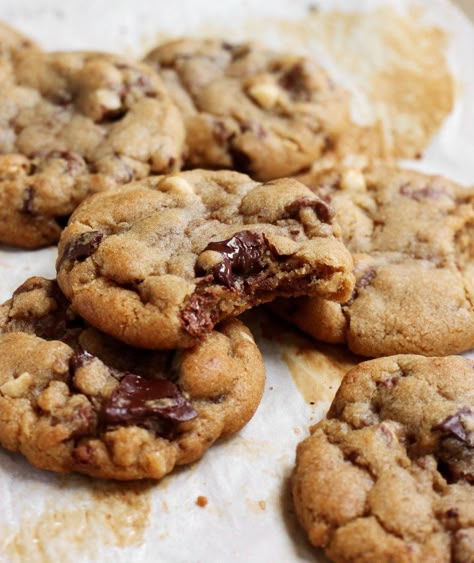 Scientifically Sweet, Bourbon Recipes, Cookies To Bake, Brown Butter Cookies, Brown Butter Chocolate Chip, Gooey Chocolate Chip Cookies, Bakery Sweets, Brown Butter Chocolate Chip Cookies, Best Chocolate Chip Cookies Recipe