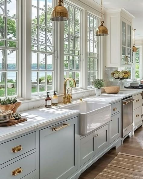 Colorful Coastal Kitchen, Bloxburg Styles, Waterfront Farmhouse, Colonial House Kitchen, Grandmillenial Kitchen, Custom Kitchen Ideas, Coastal House Interior, Colonial Kitchen Ideas, Southern Living Kitchen