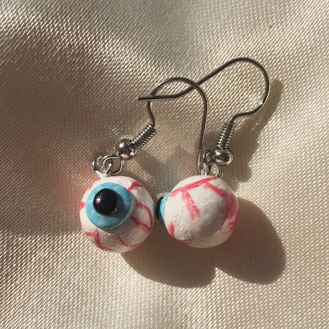 Weird Earrings Aesthetic, Clay Earrings Aesthetic, Clay Earrings Ideas, Diy Clay Jewelry, Ideas Arcilla, Clay Earring Ideas, Halloween Earrings Polymer Clay, Polymer Clay Accessories, Weird Jewelry