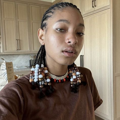 Face Outline, Willow Smith, Natural Curls Hairstyles, Fashion Photography Inspiration, Hair Reference, Dream Hair, Hair Journey, Black Girls Hairstyles, Curled Hairstyles