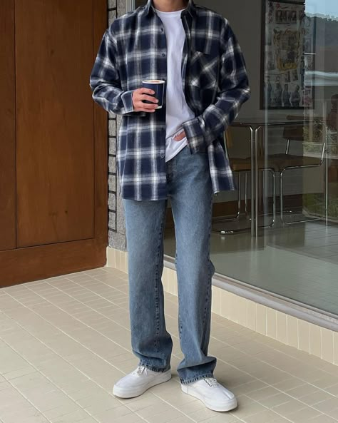 Flannel Shirt Outfits Men, Fashion Cowo, Blue Flannel Outfits Men, Blue Flannel Outfits, Flannel Outfits Men Casual, Nice Men Outfits, Blue Flannel Outfit, Men Flannel Outfits, Male Outfits Aesthetic