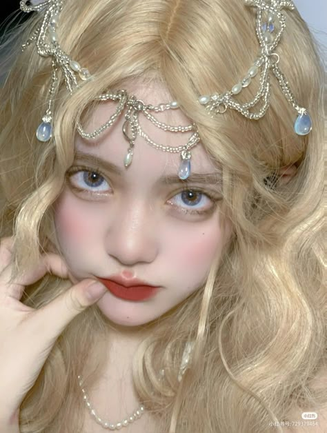 Ethereal Headpiece, Ballroom Hair, Photographie Portrait Inspiration, Headpiece Jewelry, Fairy Makeup, Long Blonde, Long Blonde Hair, Asian Makeup, Necklaces And Bracelets