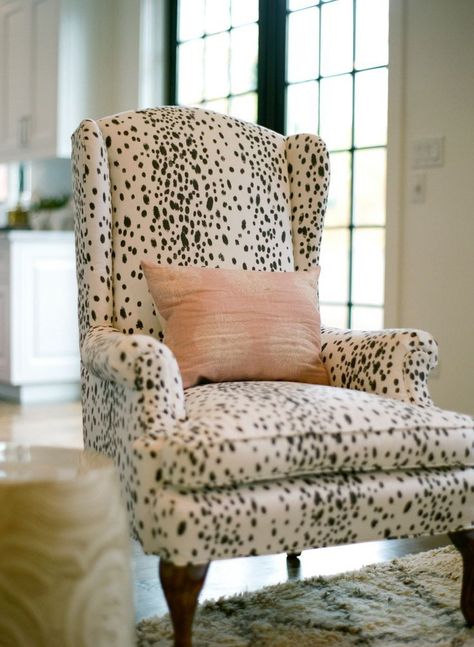 Never met a wingback chair that I liked...until now. Christine Dovey, Vibeke Design, Charcoal Drawings, Printed Chair, Digital Painting Tutorials, Ultra Modern, Take A Seat, Southern Charm, Chic Home