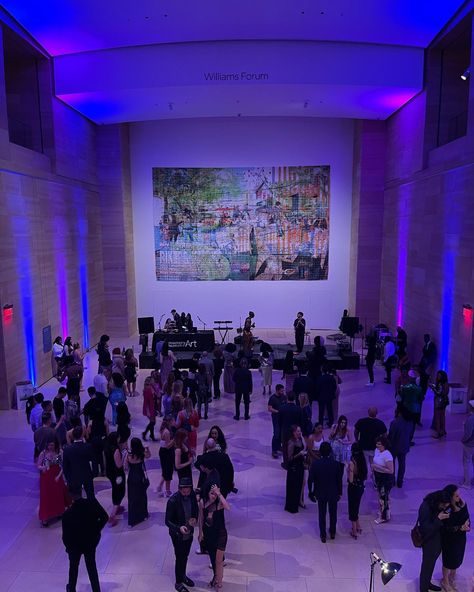 Philadelphia Art Museum puts on a good party 🏛️ #artish Art Event Aesthetic, Art Gallery Party, Art Gallery Event, Museum Party, Philadelphia Art Museum, Gallery Party, Benaki Museum, America Party, Philadelphia Art