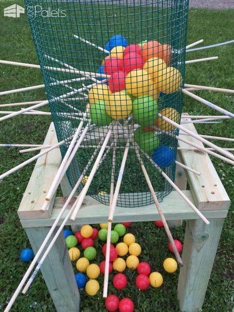 Kid-friendly Pallet Projects like this kerplunk-style game would be another party favorite. Giant Kerplunk, Outside Games, Camp Fire, Ball Drop, Backyard Games, Yard Games, Camping Games, Carnival Games, Holiday Events