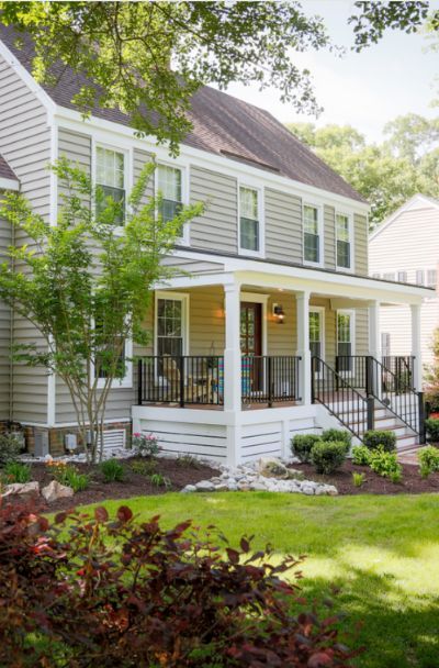 Colonial Front Porch Ideas, Colonial House Front Porch, Porch Skirting Ideas, Back Porch Design Ideas, Back Porch Design, Porch Skirting, Front Porch Stairs, Front Porch Stone, House Skirting