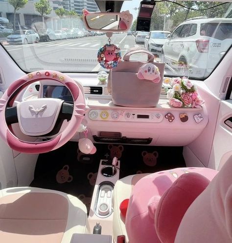 Pastel Car Aesthetic, Sanrio Car Aesthetic, Cute Car Accessories Pink, Pretty Car Decor, Pastel Car Interior, Coquette Car Interior, Coquette Car Accessories, Kawaii Car Decor, Anime Car Decor