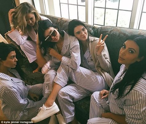 Family time: Kylie Jenner shared this photo from inside Kim's baby shower on Instagram, writing 'Baby shower vibes' Kendall Ve Kylie, Celebrity Baby Showers, Troop Beverly Hills, Estilo Kardashian, Sister Poses, Khloé Kardashian, Robert Kardashian, Jenner Family, Jenner Sisters