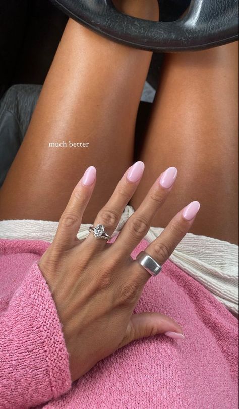 Like Pink Nails, Clean Girl Nails Summer, Short Nail Designs Summer Latest Trends, Clean Girl Summer Nails, Nails With Tan Skin, Summer Clean Nails, Nail Ideas For Tan Skin, Nail Pink Ideas, Nails For Silver Jewellery