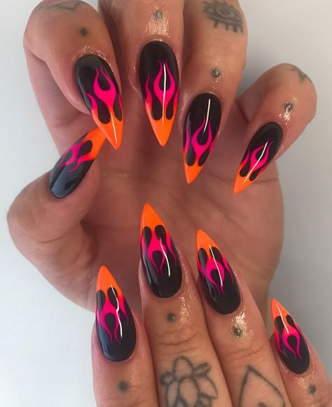 Edgy Nail Art, Emoji Nails, Flame Nail Art, Flame Nails, Punk Nails, Edgy Nails, Goth Nails, Grunge Nails, Crazy Nails