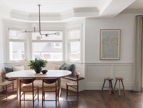 Going back through my #crappyiphonepicsaremyjam to try and pick out the best of the bunch. This breakfast nook pic from #clientwestcoastisthebestcoast made the cut. // #amberinteriorsdoesabook // Floating Banquette Seating In Kitchen, Bay Window Eating Nook, Bay Window Banquette Seating In Kitchen, Banquette Bay Window, Amber Lewis Dining Room, Bay Window Dining Area, Bay Window Banquette, Window Banquette, Bay Window Dining