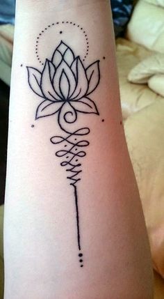 40 Unalome Tattoo Designs Every Girl Will Fall In Love With - Bored Art Henne Tattoo, Hawaiian Tattoos, Buddhist Tattoo, Tattoo Diy, Tato Henna, Unalome Tattoo, Marquesan Tattoos, Tattoos Inspo, Hawaiian Tattoo