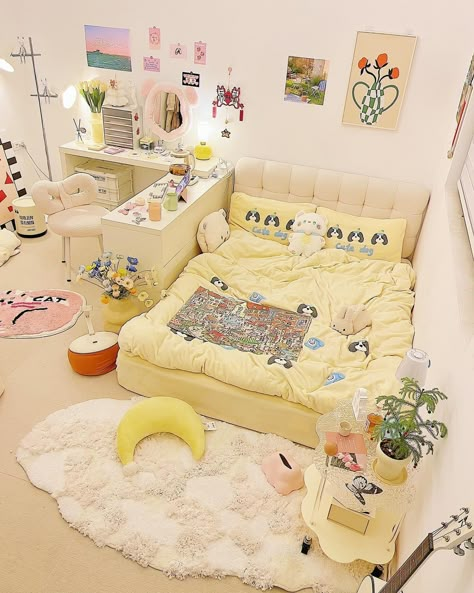 Yellow Themed Room Aesthetic, Room Makeover Korean Style, Floor Bed Aesthetic, Bedroom Korean Style, Yellow Bedroom Aesthetic, Korean Bedroom Ideas, Korean Bedroom, Luxury Dorm Room, Small Room Makeover