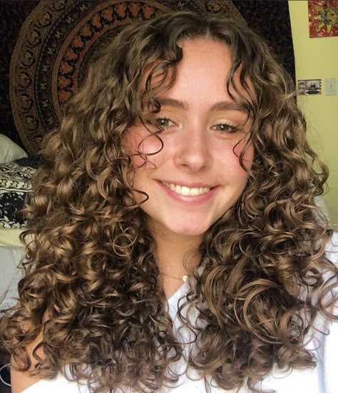 Curly Haired Curtain Bangs, Long Layers Haircut Curly, Natural Curls Curtain Bangs, Natural Curls With Curtain Bangs, Long Curly Haircuts With Curtain Bangs, Long Curtain Bangs Curly Hair Natural, Curly Hair Cuts With Layers Face Framing, Face Framing Layers 2c Hair, Natural Curly Curtain Bangs