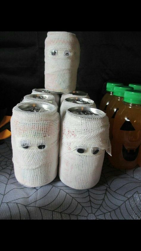 Halloween House Party Decorations, Halloween Mats, Uhyggelig Halloween, Halloween Fest, Fun Halloween Food, Halloween House Party, Spooky Halloween Party, Halloween Party Diy, Halloween Drinks