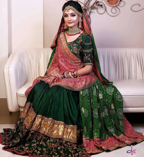 Keep Smile, Makeup And Hairstyle, Rajasthani Dress, Designer Bridal Lehenga Choli, Indian Outfits Lehenga, Wedding Lehenga Designs, Indian Bride Outfits, Lehnga Dress, Bridal Lehenga Collection