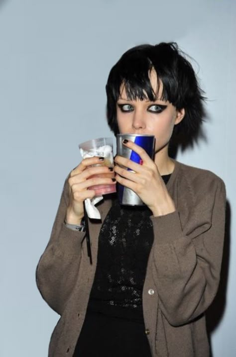 Cristal Castles, Alice Glass Crystal Castles, Alice Glass, Crystal Castles, Castle Aesthetic, Saints Row, Crystal Castle, The Dude, Emo Girls